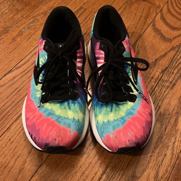 Brooks Launch 7 Tie Dye - Picture 2 of 8